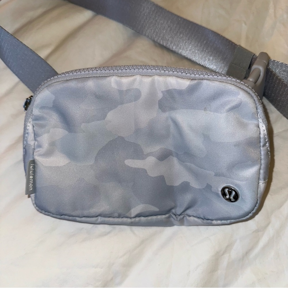 Lululemon belt bag